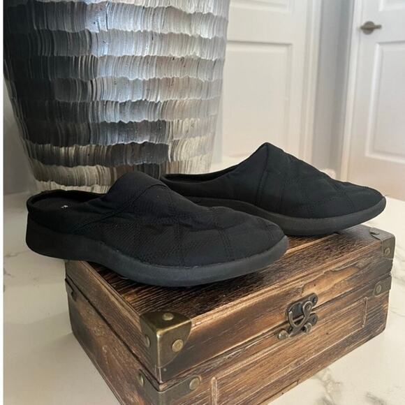 Rockport Jaime Mules - Picture 2 of 9